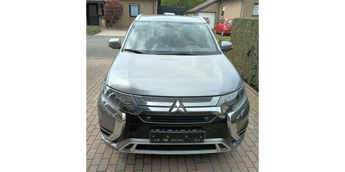 Mitsubishi Outlander 64.000 km 20.200 &euro; Niederzier 52382