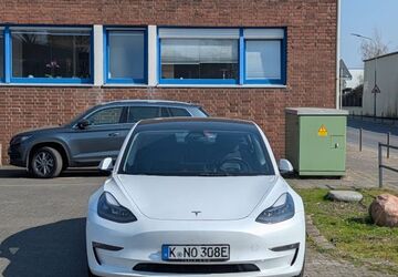 Tesla Model 3 138.900 km 27.100 &euro; Köln 50999