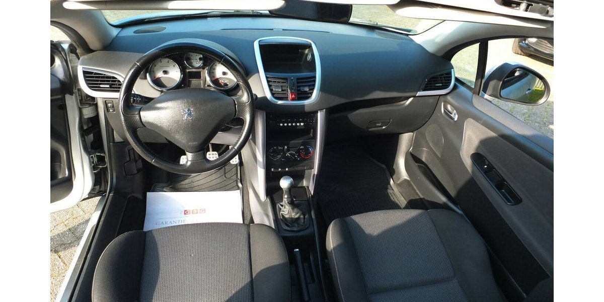 Peugeot 207 SPORT KLIMAANLAGE PARKPILOT LMF WINDSCHOTT 137.587 km 4.908 &euro; Köln 50858