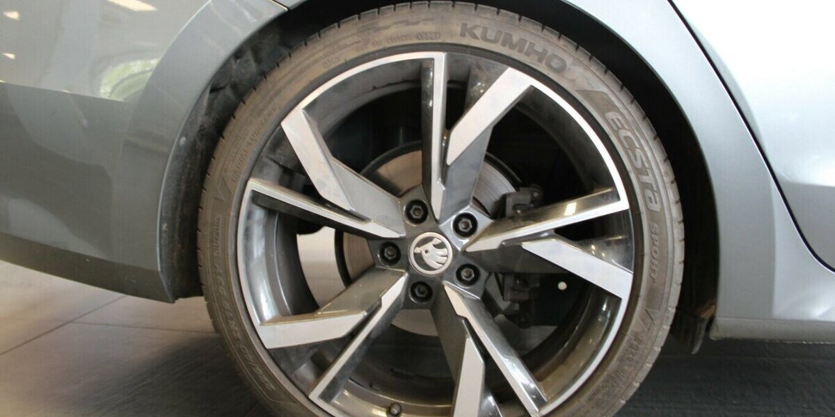 Skoda Octavia 2.0 TDI DSG 4x4 Sportline 144.744 km 17.980 &euro; Euskirchen 53881