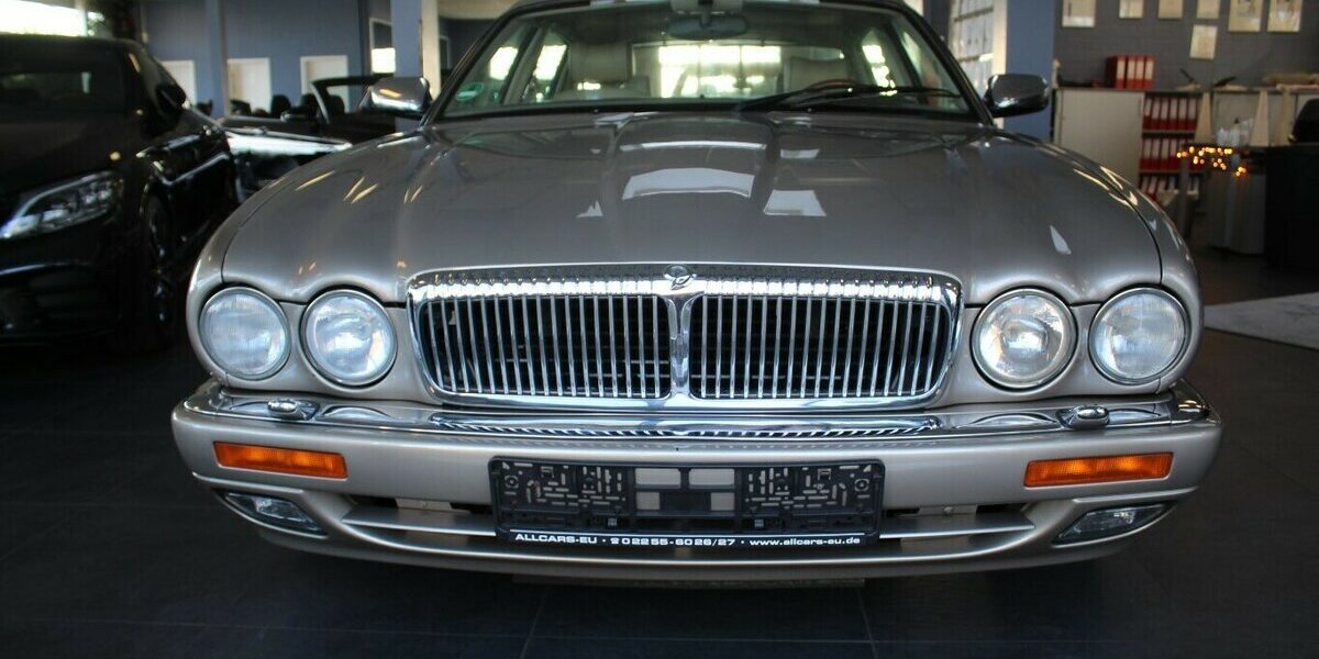 Jaguar XJ 4.0 Lang Automatik - Leder - Schiebedach - 119.865 km 19.980 &euro; Euskirchen 53881