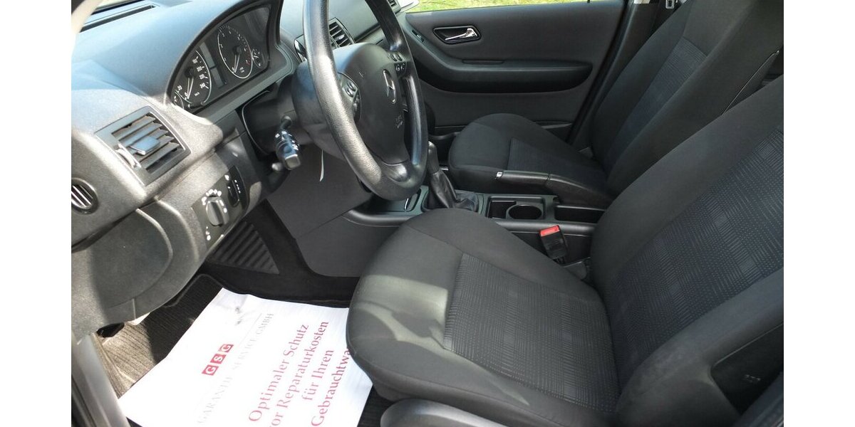 Mercedes-Benz A 160 KLIMAANLAGE SITZHEIZUNG orig 81.695 km ! 81.695 km 7.304 &euro; Köln 50858