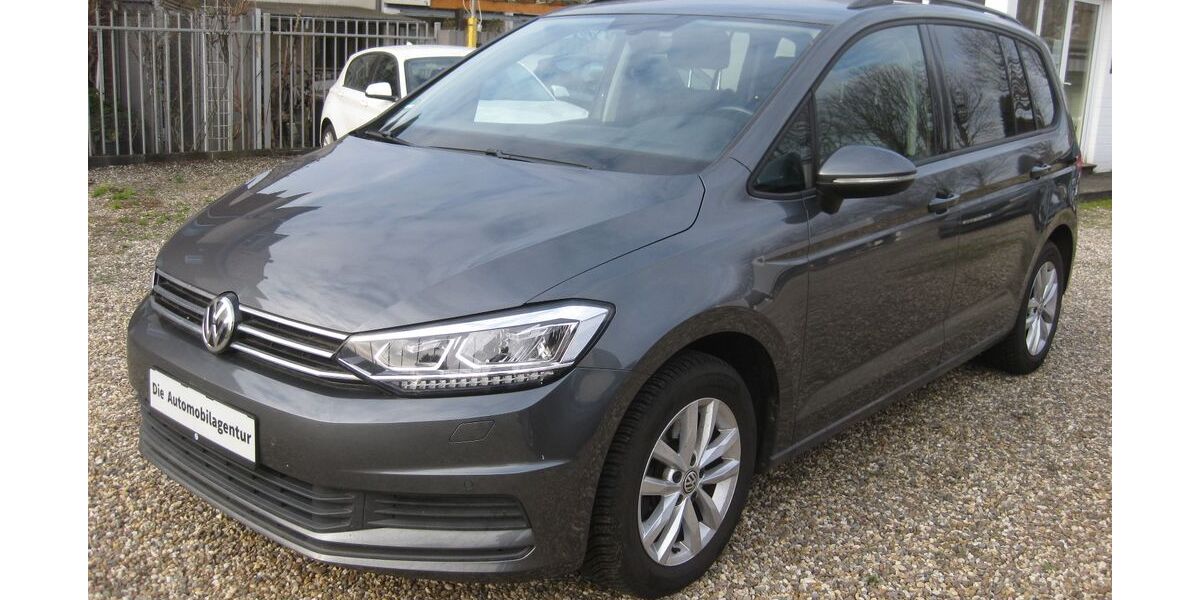 VW Touran 124.700 km 17.890 &euro; Hürth bei Köln 50354