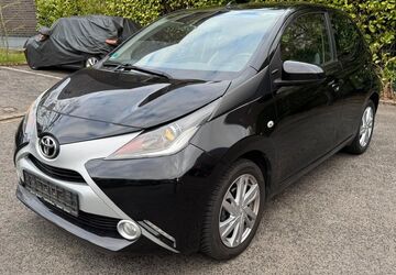 Toyota Aygo (X) 66.000 km 6.790 &euro; Monheim 40789