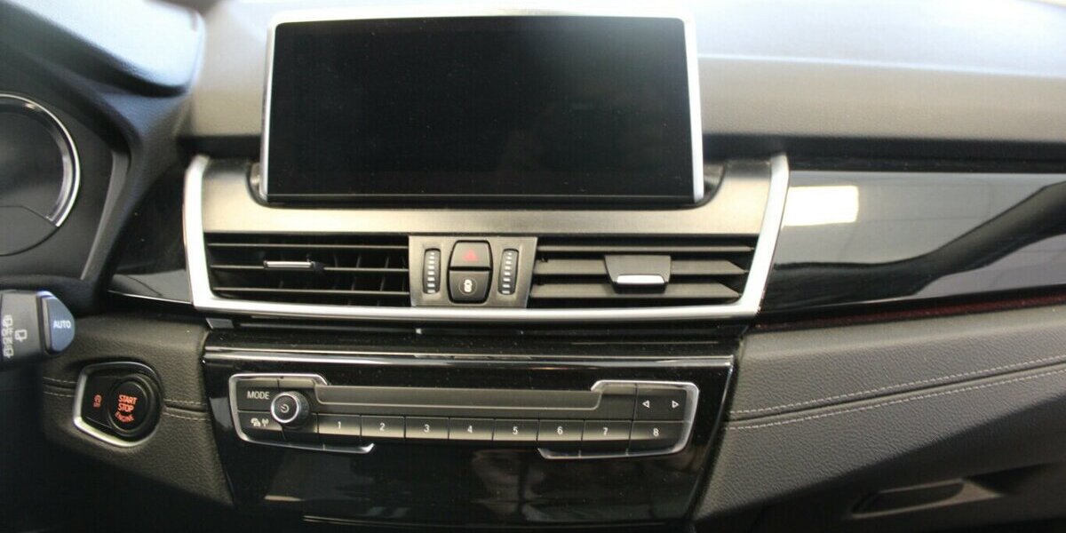 BMW 218 Gran Tourer Aut. Sport Line - Navi - LED - Kam 69.998 km 22.980 &euro; Euskirchen 53881