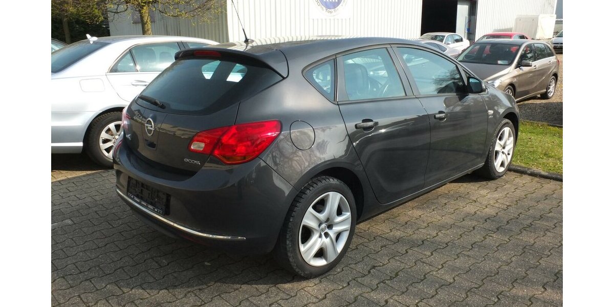 Opel Astra ACTIVE KLIMAANLAGE 17 ZOLL LMF TEMPOMAT 92.855 km 7.498 &euro; Köln 50858