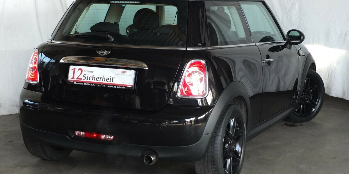 Mini Cooper BAKER STREET XENON KLIMAAUTOM SITZHEIZUNG 114.143 km 8.898 &euro; Köln 50858