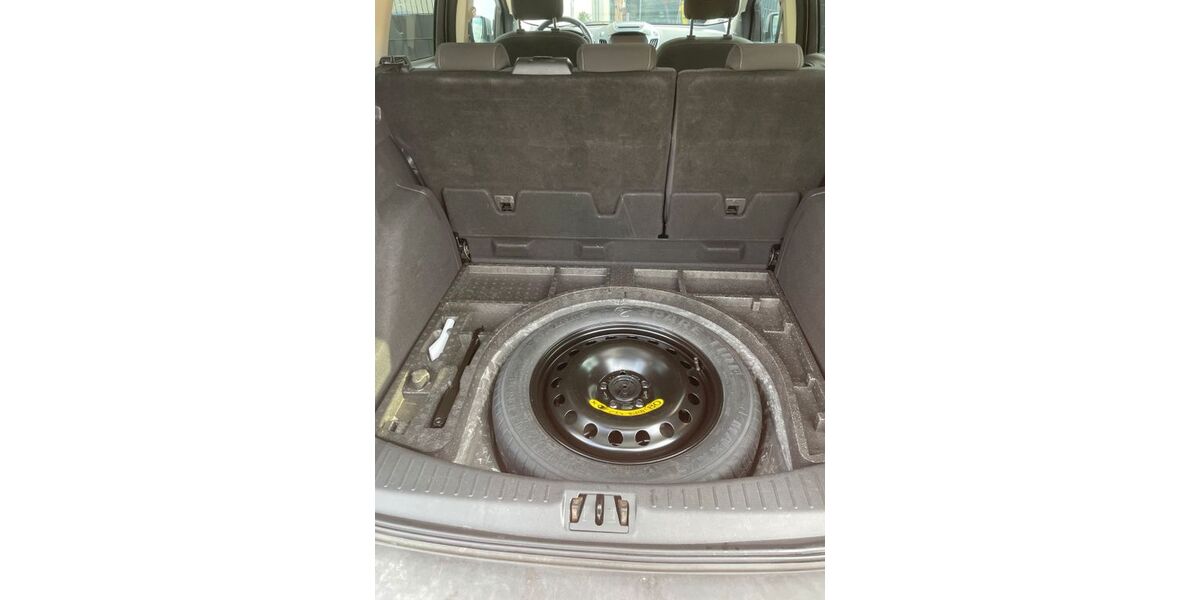 Ford Kuga 92.000 km 13.300 &euro; Bergheim 50127