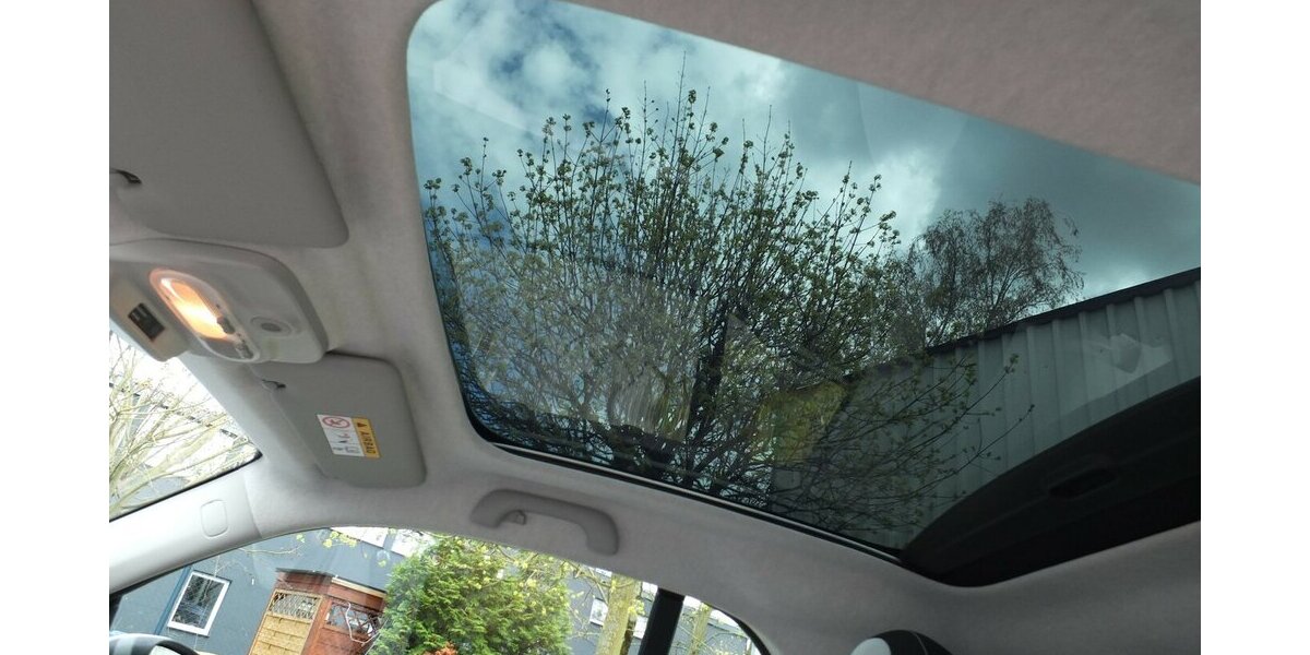 Smart ForTwo PASSION NAVI PANORAMA KLIMAAUTOMATIK SHZ 96.799 km 8.904 &euro; Köln 50858