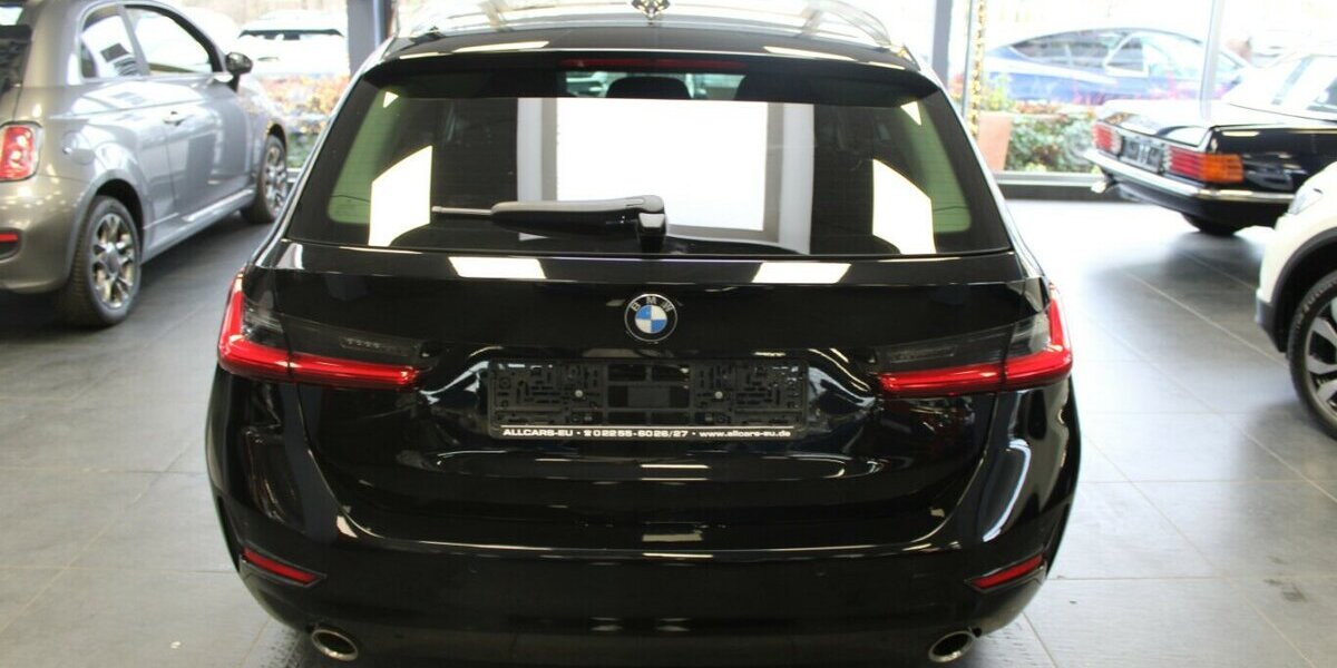 BMW 320 320i Touring Aut. - Leder - LED - Navi - Head 88.320 km 25.980 &euro; Euskirchen 53881