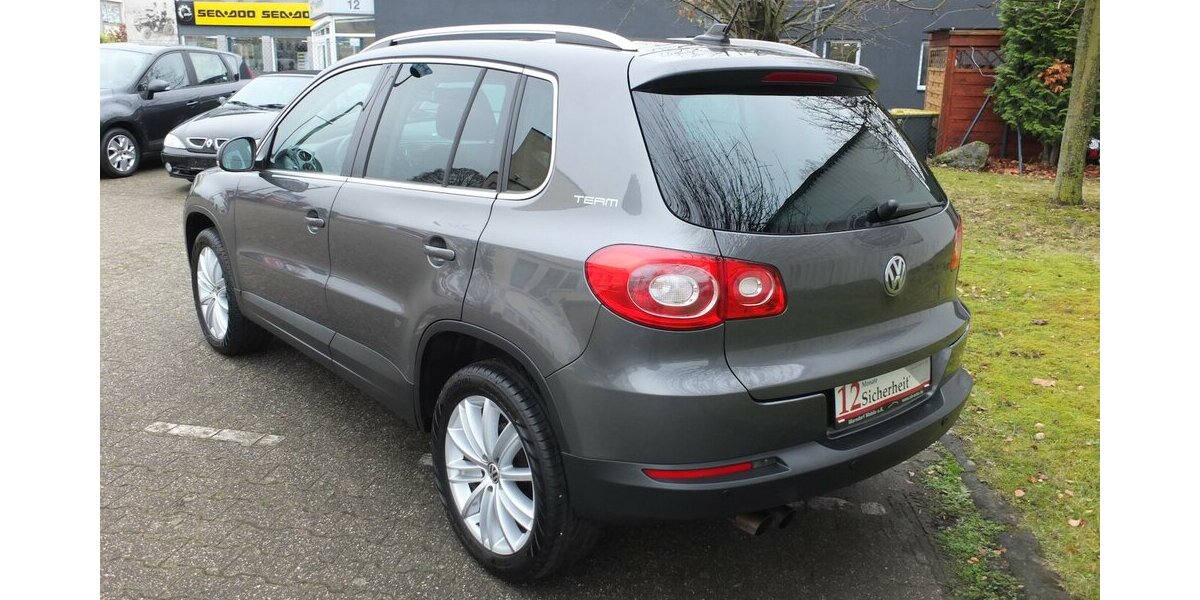 VW Tiguan TEAM orig.ATM ca 52 tkm XENON AHK PARKPILOT 112.432 km 9.408 &euro; Köln 50858
