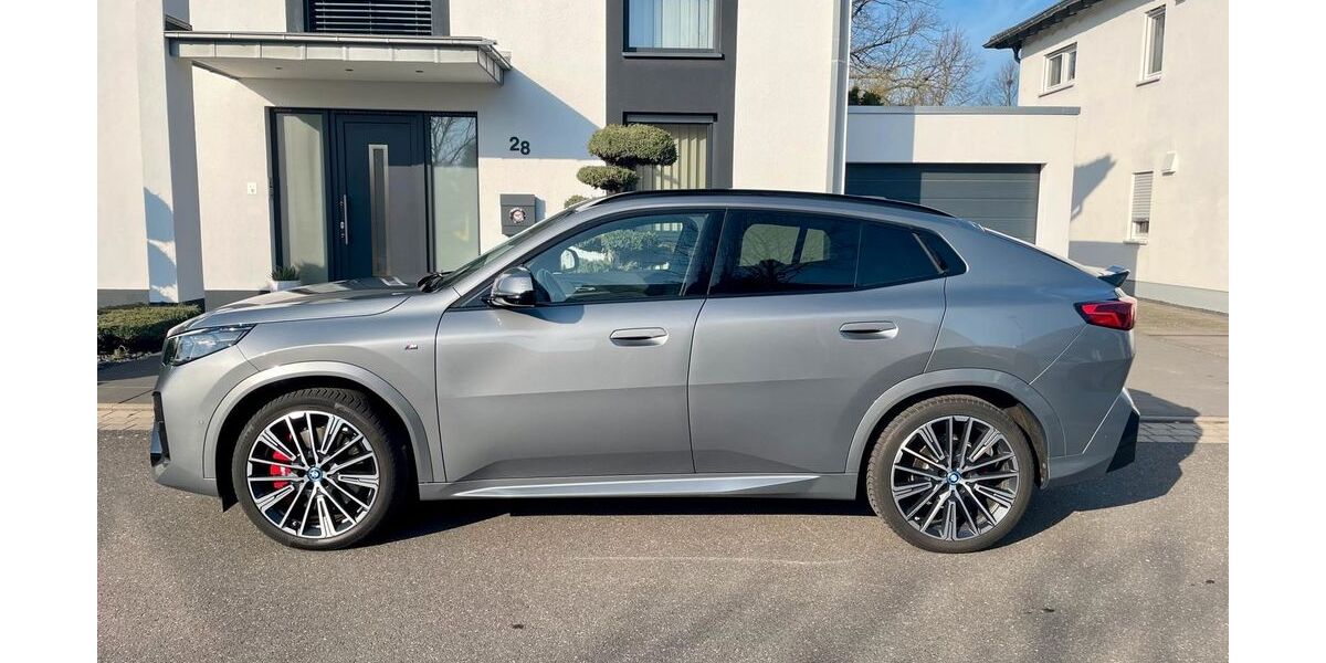 BMW iX2 19.500 km 48.400 &euro; Köln 50859