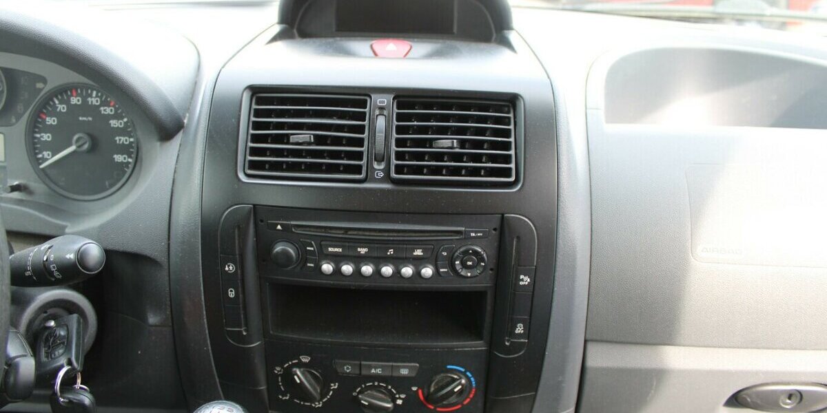 Peugeot Expert Tepee Access Hdi 125 - 9-Sitzer - 155.708 km 12.980 &euro; Euskirchen 53881