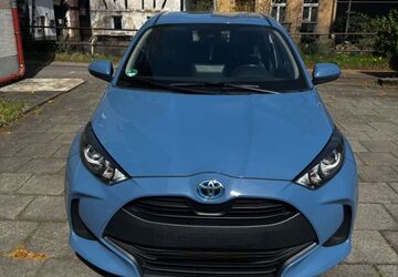 Toyota Yaris 87.000 km 15.900 &euro; Köln 51067