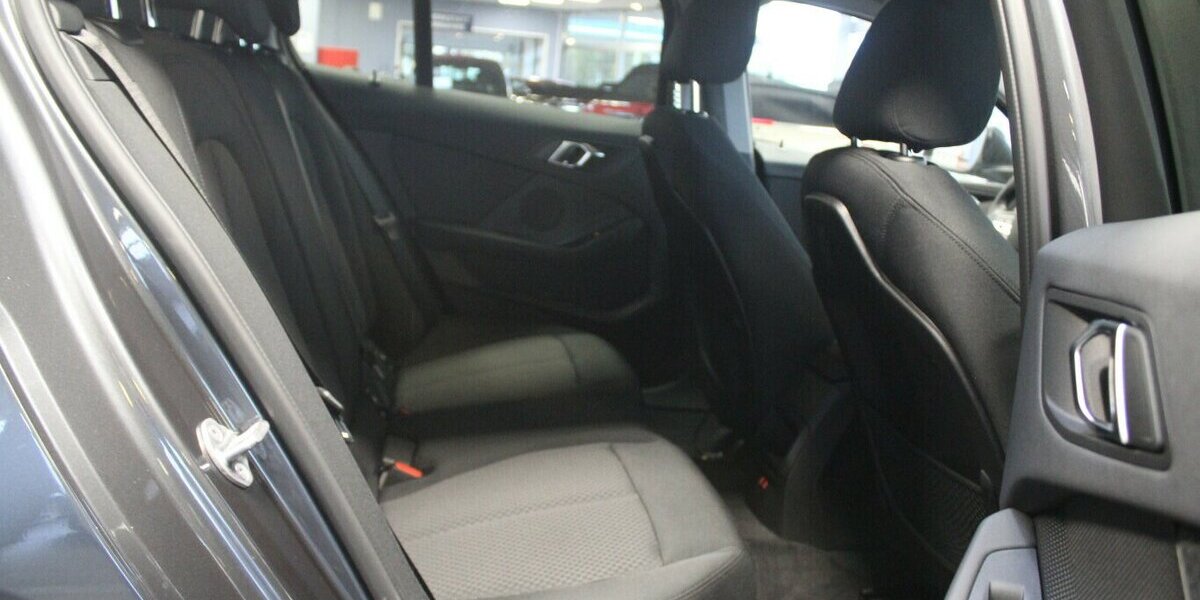 BMW 120 120i Aut. Advantage 16.563 km 24.980 &euro; Euskirchen 53881