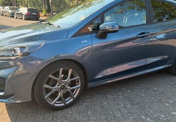 Ford Fiesta 29.800 km 16.950 &euro; Köln 50765