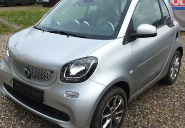 Smart ForTwo WM26:PASSION NAVI PANORAMA KLIMAAUTOMATIK S 96.799 km 7.908 &euro; Köln 50858