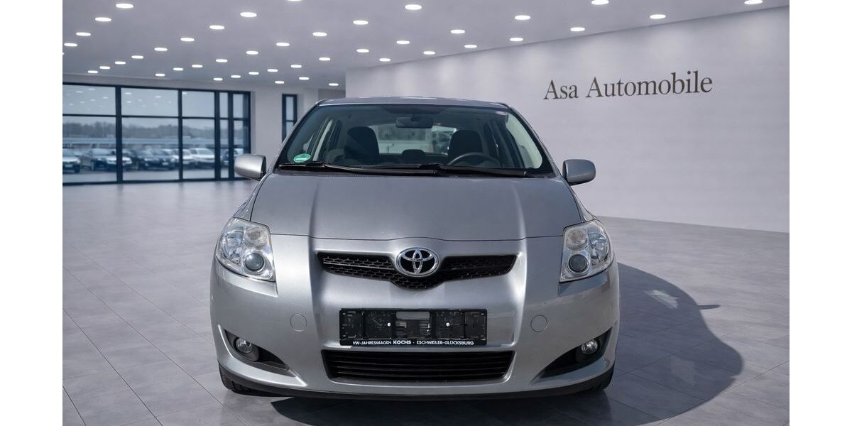 Toyota Auris 185.000 km 3.590 &euro; Düren 52351