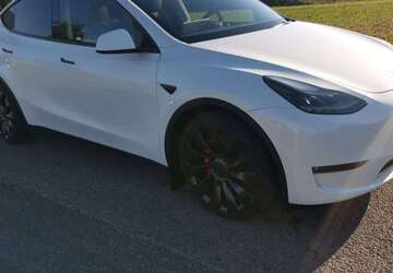 Tesla Model Y 44.000 km 38.800 &euro; Köln, Stadt 50667