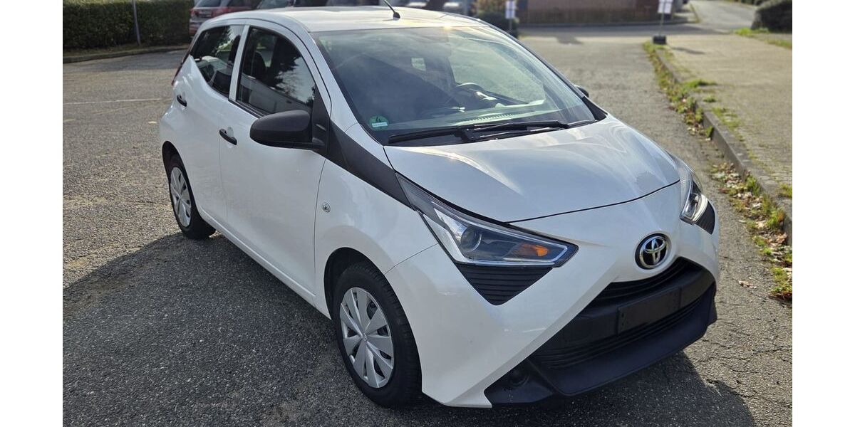 Toyota Aygo (X) 87.200 km 7.150 &euro; Erftstadt-Lechenich 50374