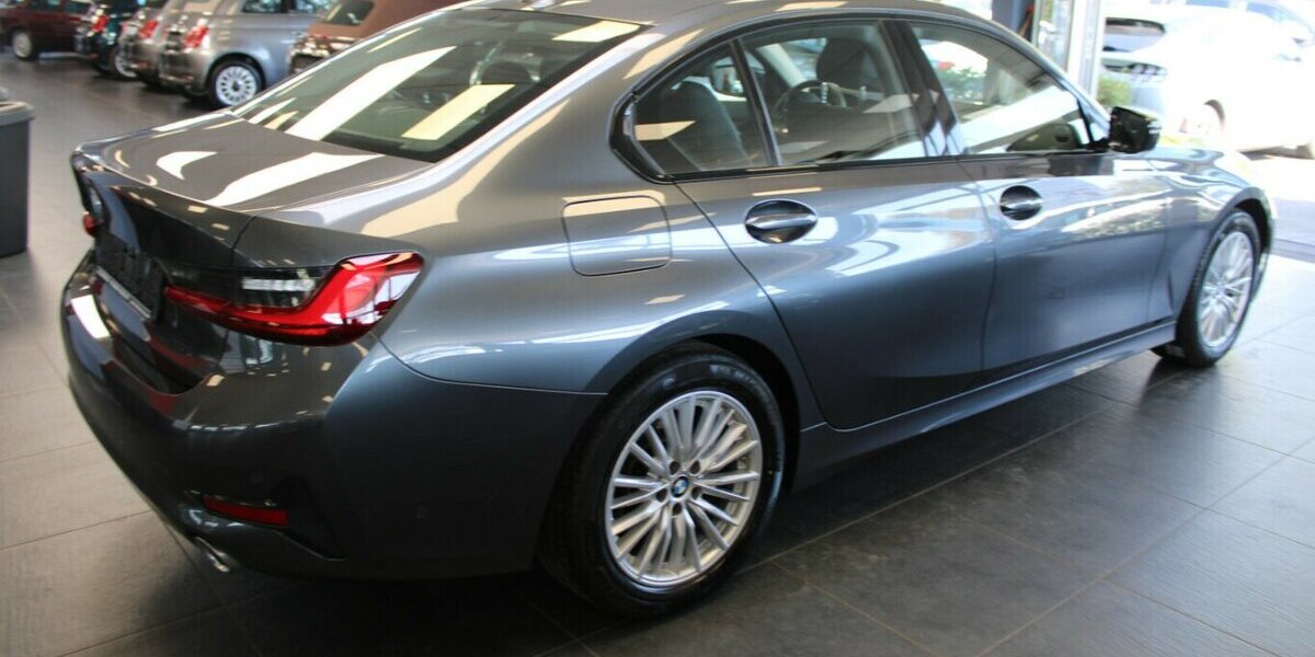 BMW 320 320d Aut. Sport Line 79.450 km 27.980 &euro; Euskirchen 53881