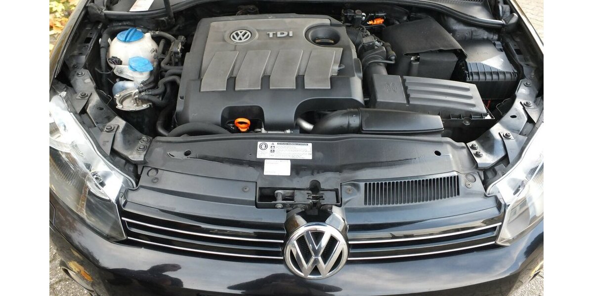 VW Golf 1.6TDi TEAM KLIMAAUTOMATIK 5-türig 159.855 km 6.904 &euro; Köln 50858