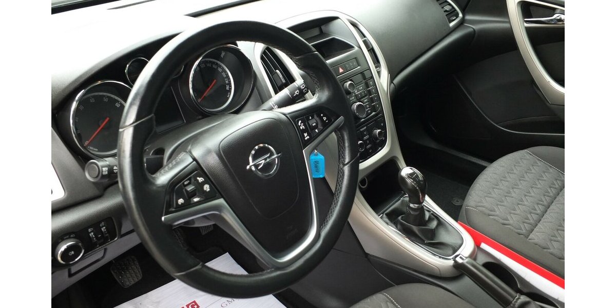 Opel Astra ACTIVE KLIMAANLAGE 17 ZOLL LMF TEMPOMAT 92.855 km 7.498 &euro; Köln 50858