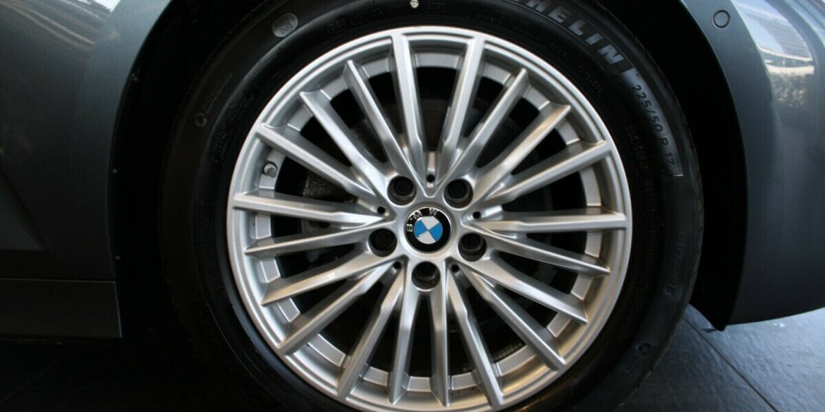 BMW 320 320d Aut. Sport Line 79.450 km 27.980 &euro; Euskirchen 53881