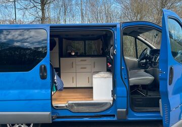 Opel Vivaro 157.868 km 9.500 &euro; Köln 50825