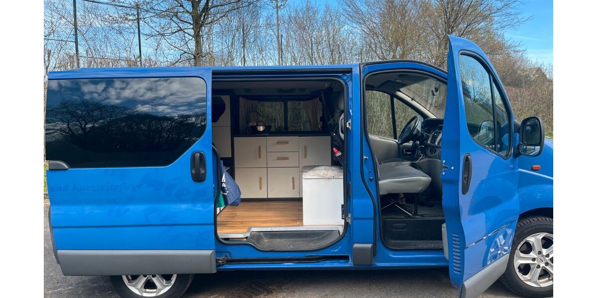 Opel Vivaro 157.868 km 9.500 &euro; Köln 50825