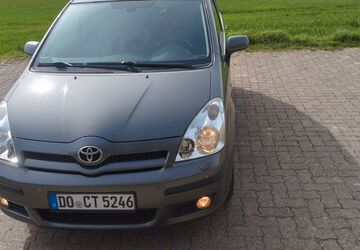 Toyota Corolla Verso 263.427 km 1.700 &euro; Lindenthal - Köln Weiden 50858