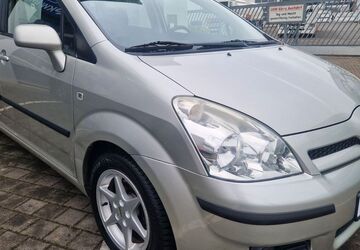 Toyota Corolla Verso 105.000 km 5.950 &euro; Pulheim 50259