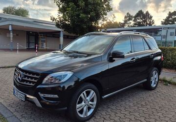 Mercedes-Benz ML 350 233.500 km 15.900 &euro; Duren 52351