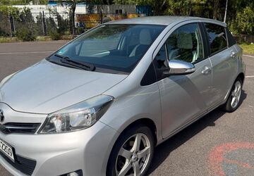 Toyota Yaris 79.833 km 9.400 &euro; Köln 50939