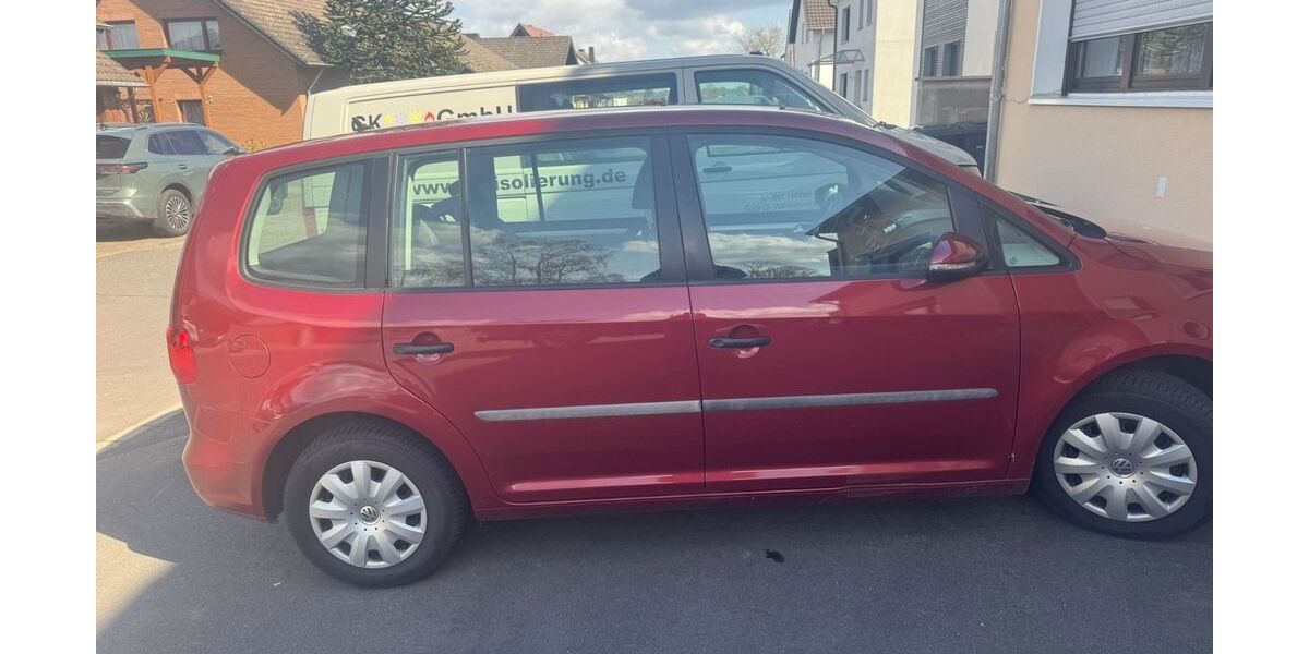 VW Touran 157.500 km 8.900 &euro; Weilerswist 53919
