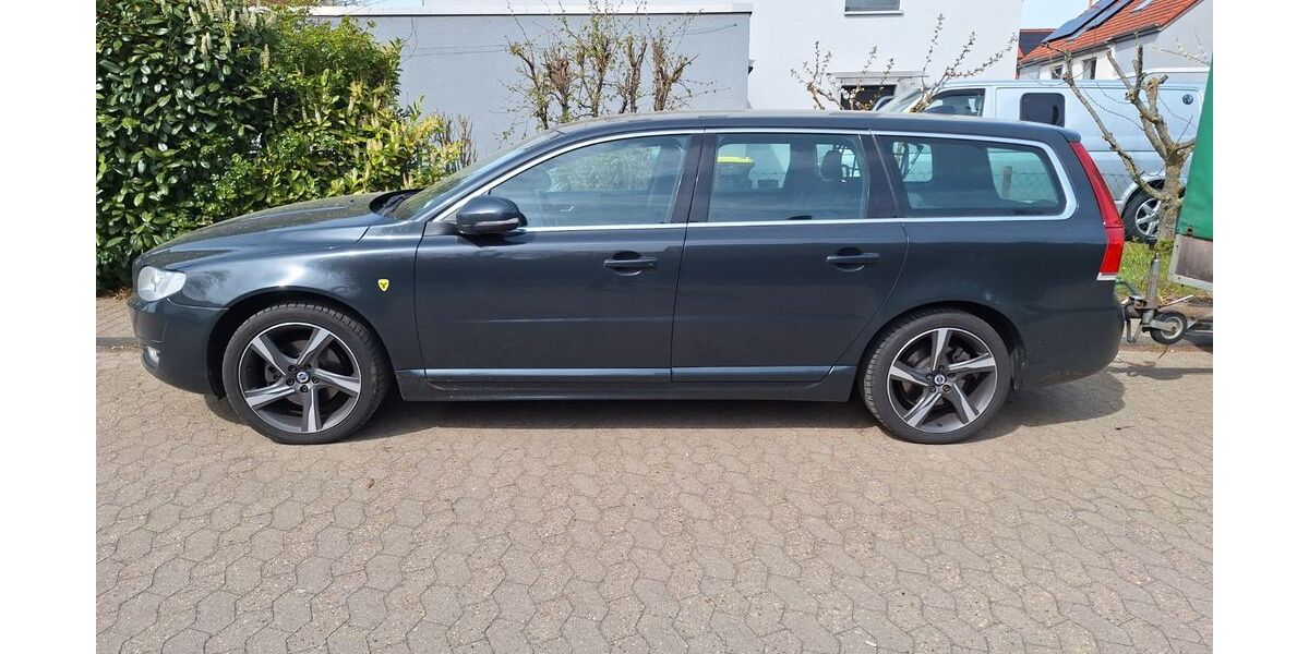 Volvo V70 199.000 km 10.800 &euro; Euskirchen 53879