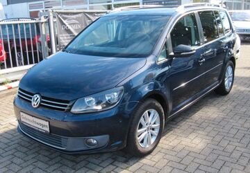VW Touran 153.400 km 8.499 &euro; Düren 52353