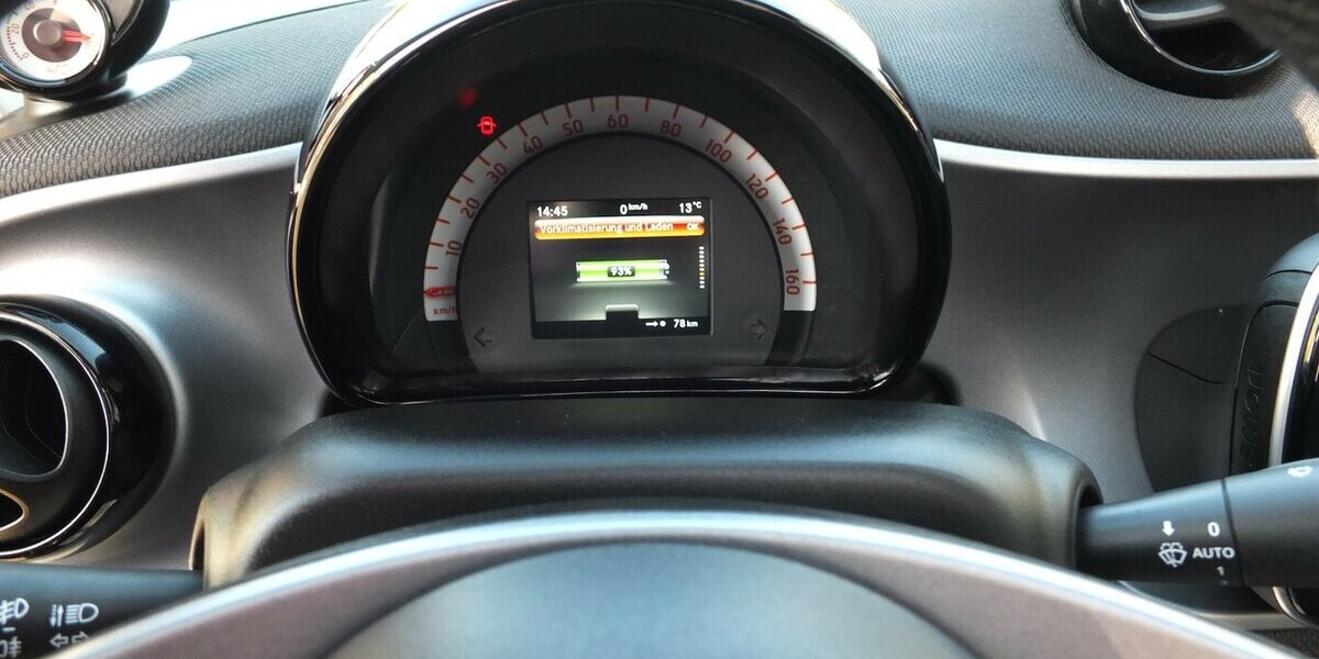 Smart ForTwo electric drive EQ PASSION KLIMAAUTOM SITZHE 35.255 km 10.450 &euro; Köln 50858