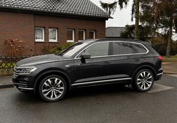 VW Touareg 29.651 km 52.500 &euro; Leverkusen 51371