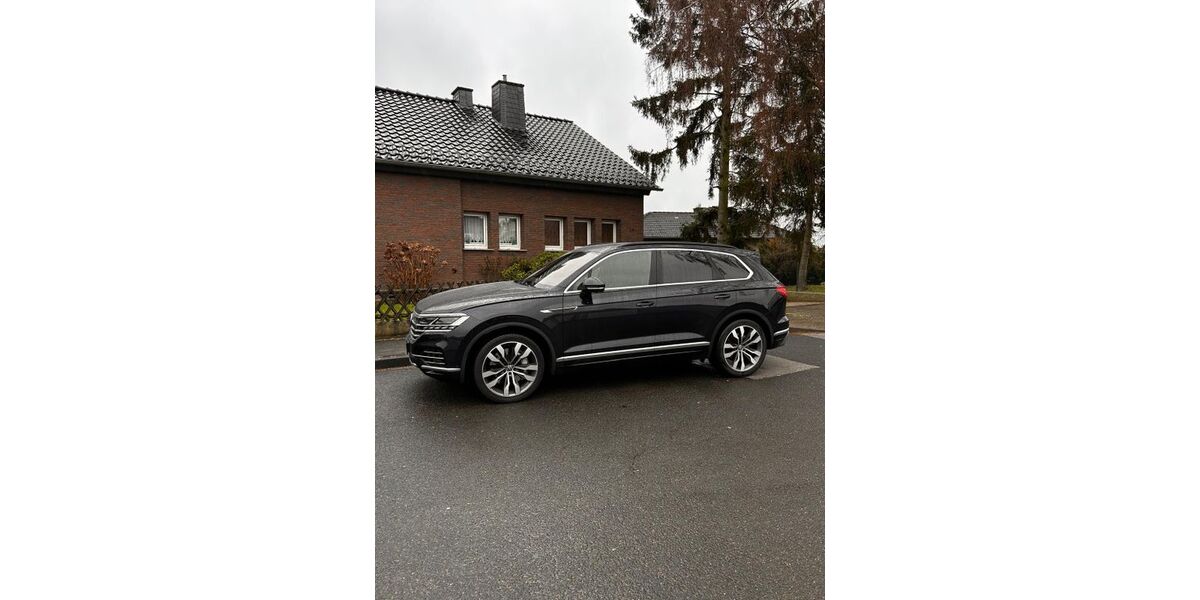 VW Touareg 29.651 km 52.500 &euro; Leverkusen 51371