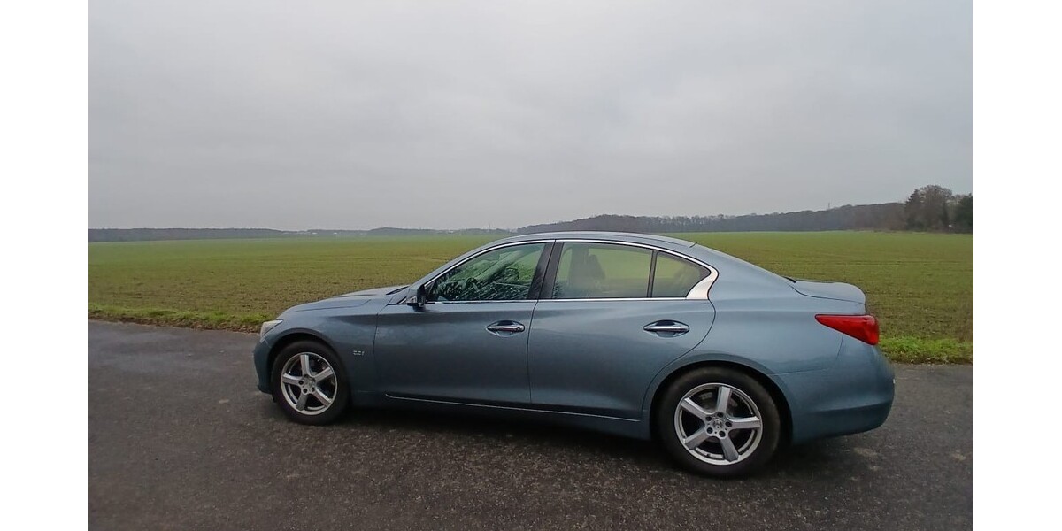 INFINITI Q50 2.2d 165.000 km 16.666 &euro; Köln 50667