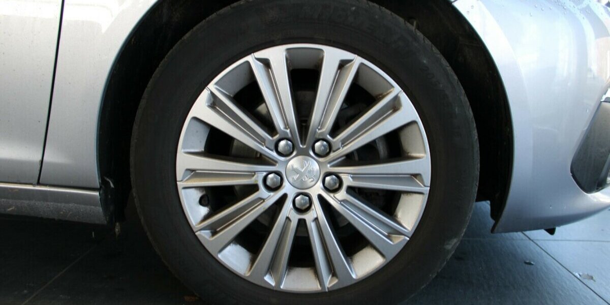 Peugeot 308 BlueHDi FAP 130 Allure Pack 57.711 km 14.980 &euro; Euskirchen 53881