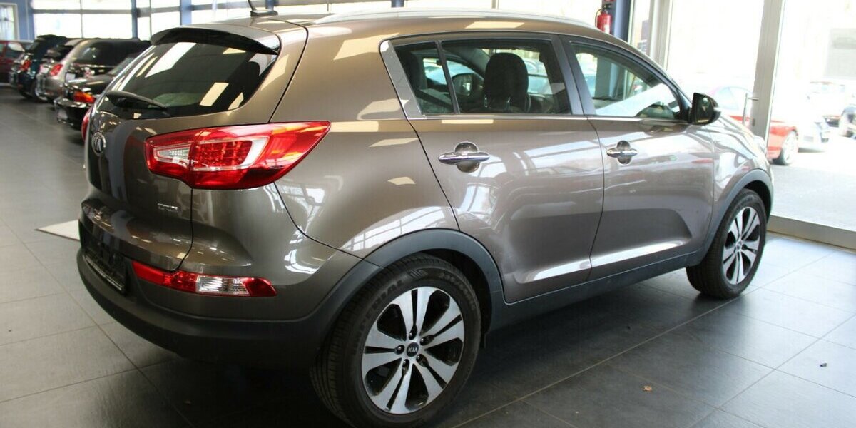 Kia Sportage 2,0 CRDI 184 Allrad Spirit Panorama 130.882 km 10.980 &euro; Euskirchen 53881