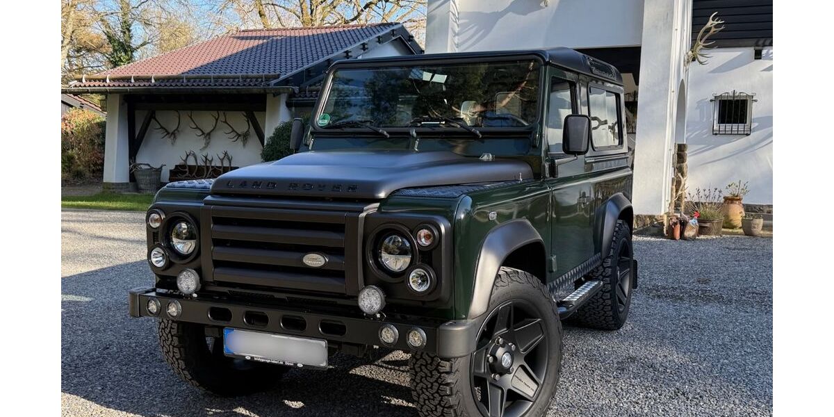 Land Rover Defender 56.000 km 59.900 &euro; Euskirchen 53879