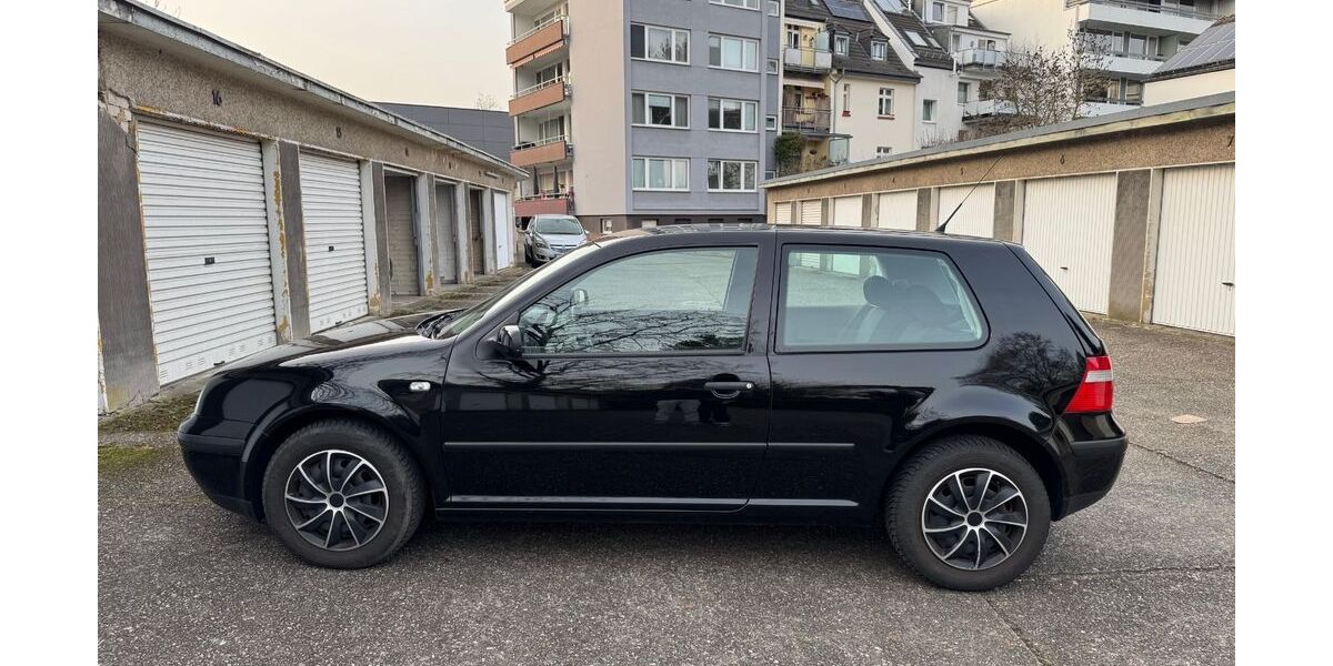 VW Golf 224.500 km 700 &euro; Alkenrath 51377