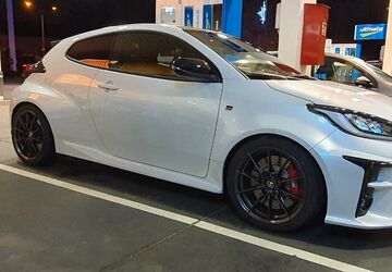 Toyota Yaris 45.000 km 31.500 &euro; Köln 50968