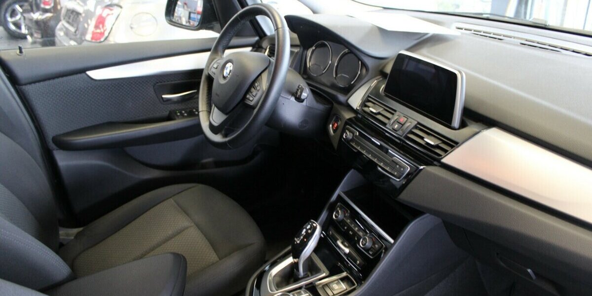 BMW 218 Gran Tourer Aut. Advantage 66.530 km 21.480 &euro; Euskirchen 53881