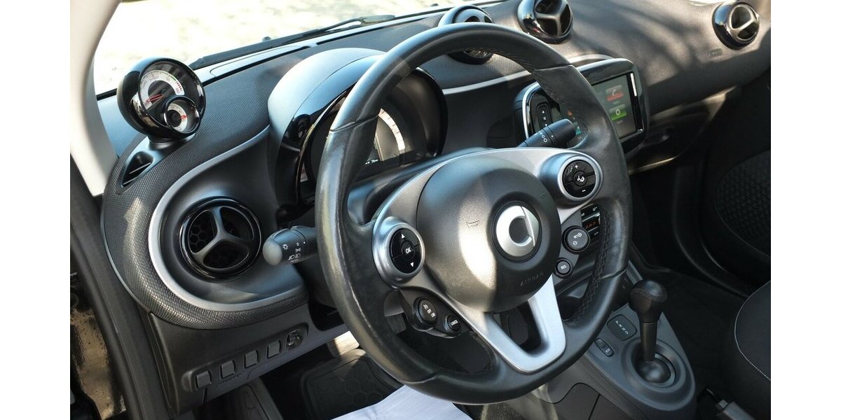 Smart ForTwo electric drive EQ PASSION KLIMAAUTOM SITZHE 35.255 km 10.450 &euro; Köln 50858