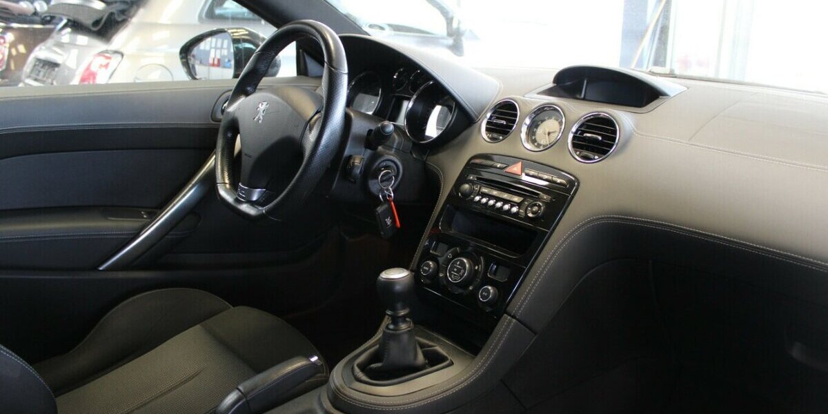 Peugeot RCZ 1.6 200 THP 114.967 km 8.980 &euro; Euskirchen 53881