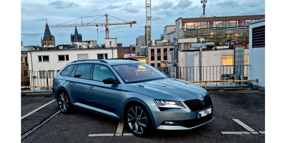 Skoda Superb 117.000 km 22.900 &euro; Köln 50829